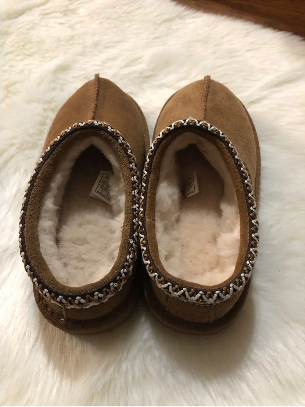 UGG Tasman Chestnut Suede Slippers Kids Size 13 NWOT Never Worn